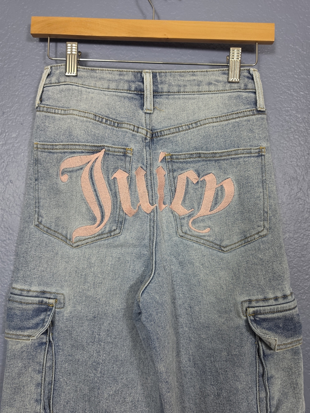 Juicy Couture High Rise Wide Leg Cargo Jeans Pink Embroidered Logo - Size 3/26